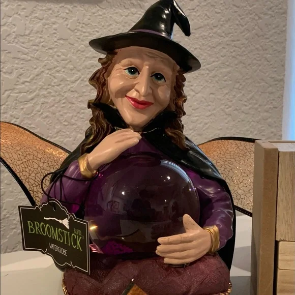 BROOMSTICK WITCH HALLOWEEN SNOWGLOBE - Picture 2 of 2